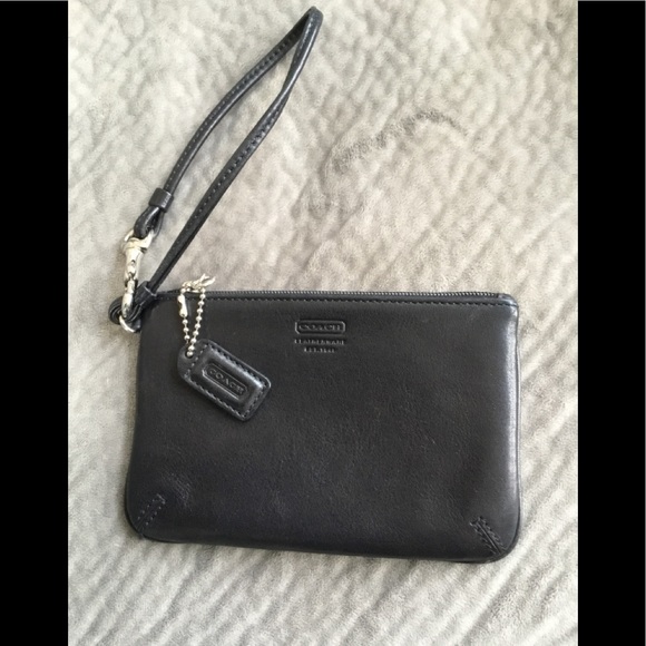 Coach Handbags - Coach wristlet